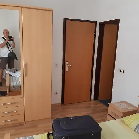 게스트하우스 Two Bed Fortuna Near The 포레치