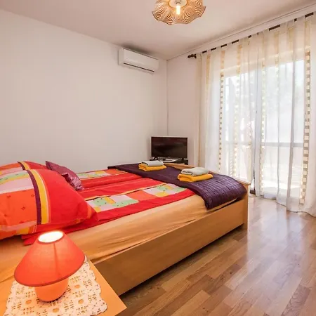 게스트하우스 Two Bed Fortuna Near The 포레치
