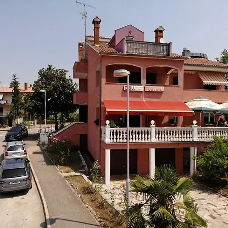 Two Bed Fortuna Near The Pensjonat Poreč